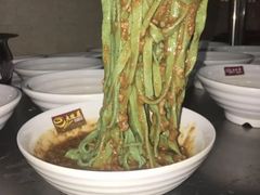 油泼炸酱菠菜面-老陈婆手工面庄