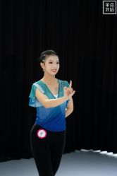 -单色舞蹈