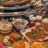 满满科技感｜打卡酷炫网红失重餐厅