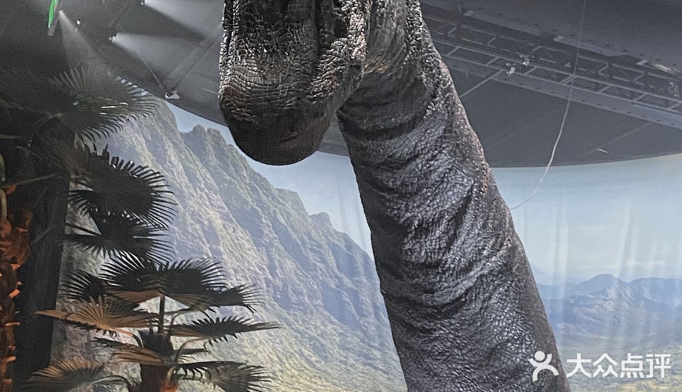 妈耶，恐龙复活了！？带你亲眼观赏一比一还原最真实的侏罗纪世界
