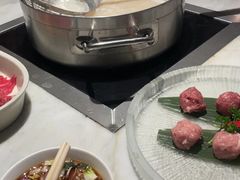 -尚尚仙·酸汤猪手·猪肚鸡火锅(华联万柳购物中心店)