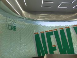 -LESSMORE科技头皮理容中心