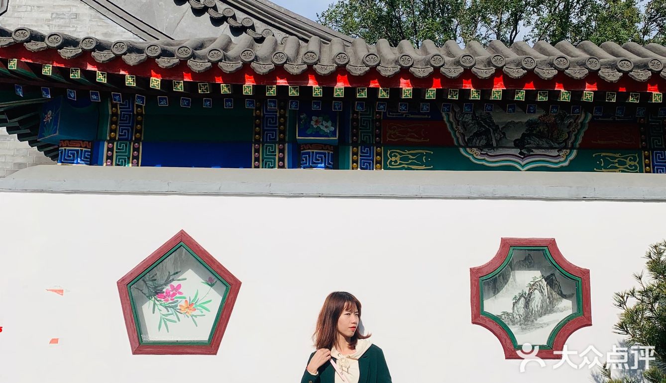 坐火车到杨村站or武清站，再打个车就到了