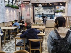 大堂-顾一碗馄饨·烧麦(儿童医学中心店)