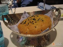 餐前面包-北京金融街丽思卡尔顿酒店·意味轩 Cepe