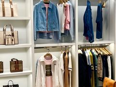 -百年港湾奥特莱斯(香炉礁店)