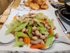 芹菜花生-24 新村雪浓汤(长白山烤肉店)