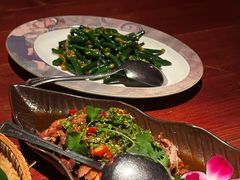 大理风味葱椒鸡-花马天堂云南餐厅 Lost Heaven(外滩店)