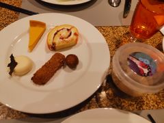 -怡咖啡海鲜自助餐厅(浦东香格里拉店)