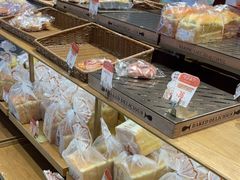 面包甜点陈列柜-西村叔叔的店·面包·甜品·蛋糕(崂山丽达店)