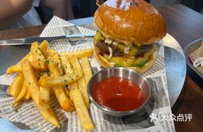 Hawaiian Thick Beef Burger