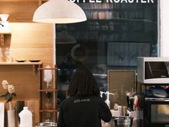 -彳亍咖啡·这里(水湾路店)