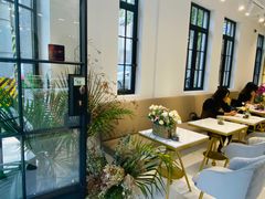 -Fridi Patisserie Cafe