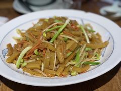 -头上红煨盐鸡·非遗院子餐厅