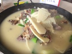 -国庆鱼头鱼尾馆(盛世华庭店)