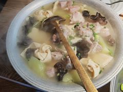 -蜜桃餐厅·伴山(湖滨商业街店)