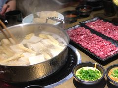 招牌牛骨清汤锅-左庭右院鲜牛肉火锅(新梅广场店)