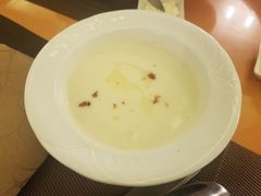 蘑菇奶油汤-红房子西菜馆(淮海中路店)