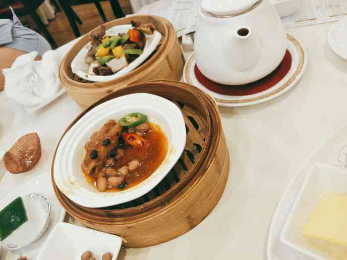 潮福城大酒楼(轮渡店)-"服务态度好,会合理提醒点菜,口味还是保持.