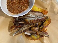 馕坑果木烤羊排-巴扎美食·新疆菜·西域歌舞表演餐厅(新疆大厦店)
