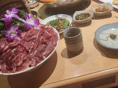 -野山舂·贵州现舂酸汤火锅(鸿通城店)