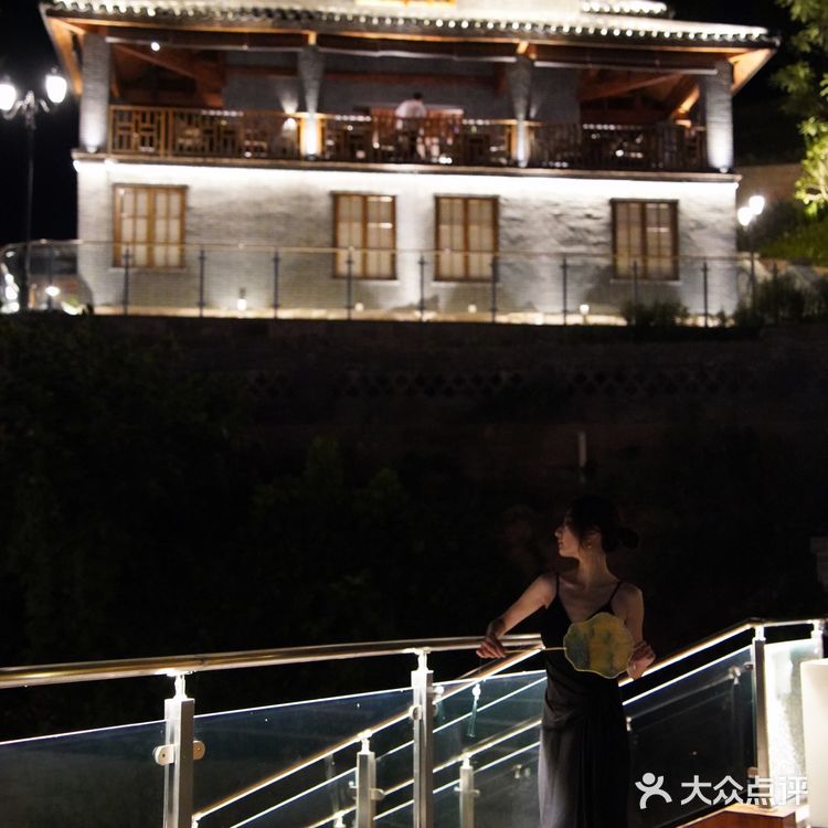 在这里拍到重庆最美的夜景丨百年遗址公园