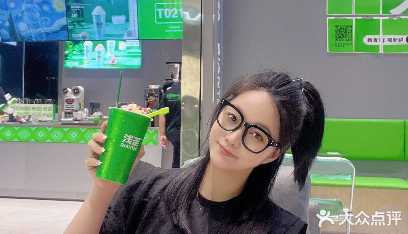 钦州探店|奶茶女孩必冲新店感受9.8r的快乐