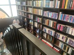 -钟书阁(松江泰晤士小镇店)