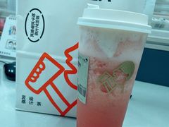 芝芝莓莓桃-喜茶(东莞雍华庭店)