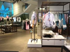 -阿迪达斯(武林银泰三叶草店)