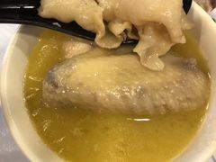 -鲜入围煮花胶鸡海鲜火锅