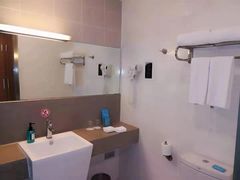 -北京民族园葉子里酒店(鸟巢店)