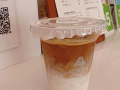 黑白冰咖-3hills Cafe 三丘咖啡(新河北路店)