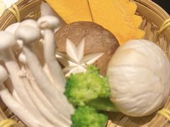 -山川小町·极番烧肉(新地假日广场店)