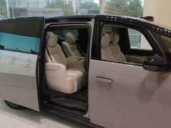 -理想汽车(世纪汇店)