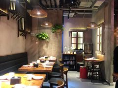 大堂-炉小二铜锅牛蛙•川湘菜(三里屯店)