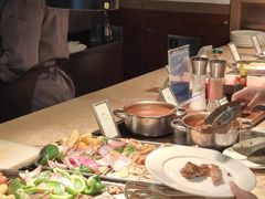 -大中华希尔顿酒店-念自助餐·嗨啤·小龙虾