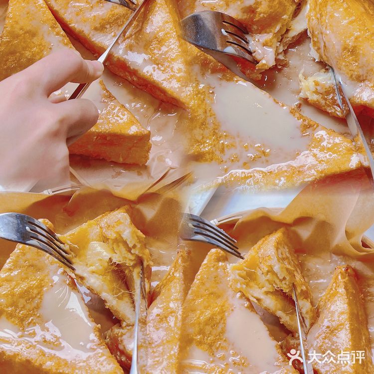 东莞探店/火爆全网的榴莲糖水店 满满全是料 