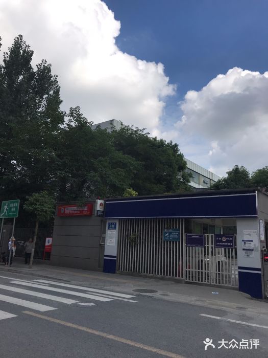 成都市新都区蚕丛路小学校图片