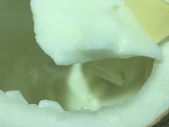 -志龙皇冠吃货椰子铺