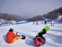 -亚布力新体委滑雪场