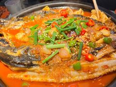 -鸣记脆皮烤鱼(三八广场店)