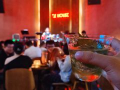 -TZ House音乐现场(来福士中心店)