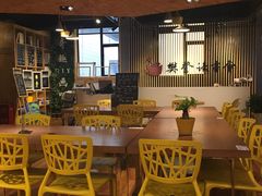 大堂-新华里咖啡书吧(新华书店小寨店)