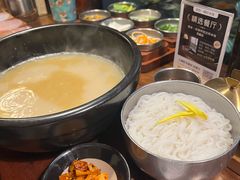 -银米·云南传统过桥米线(双廊黑金冠店)