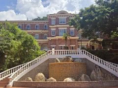 -香港大学