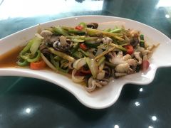 -覃记海鲜美食餐厅