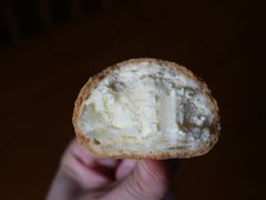 香草冰淇淋泡芙-味多美蛋糕(看丹桥店)