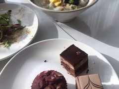 -苏州工业园区奥特莱斯亚朵酒店