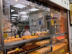 面包甜点陈列柜-鲍师傅糕点(江苏路店)